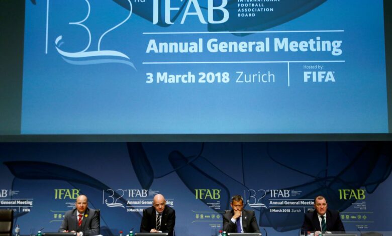 Perubahan terbaru di area Law of the Game sepak bola menurut IFAB