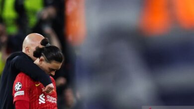 Van Dijk tenangkan Nunez lalu Jones setelahnya gagal penalti