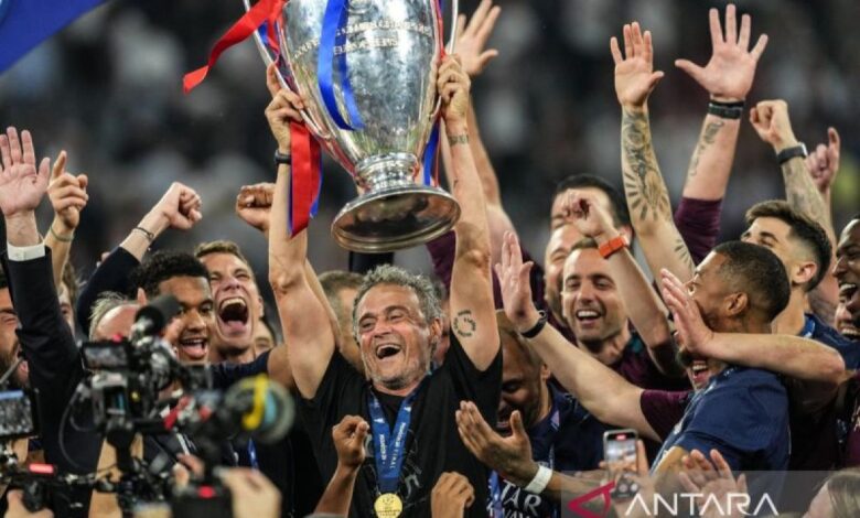 Dua tewas juga 500 orang lebih lanjut tinggi ditangkap ketika rayakan penghargaan kompetisi juara PSG