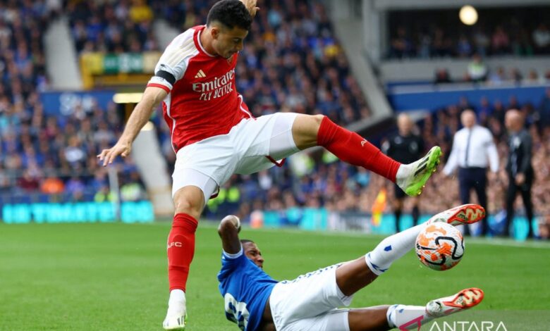 Ashley Young gabung klub kasta kedua Ipswich Town