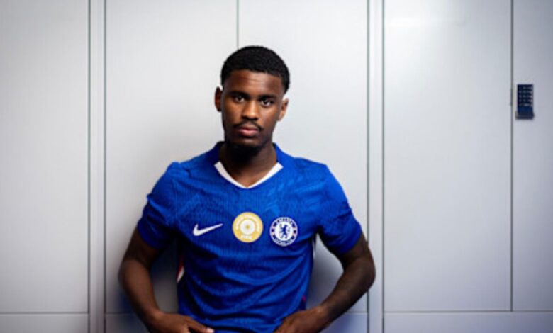 Chelsea dapatkan bek muda berbakat Jorrel Hato dari Ajax