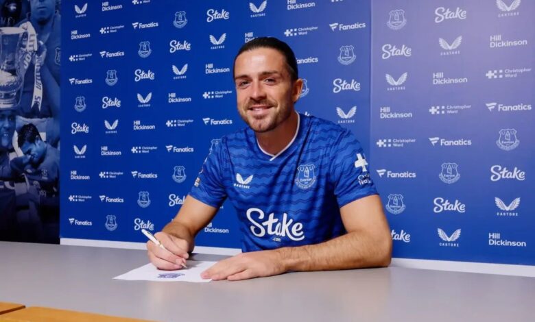 Klub sepak bola Klub sepak bola Everton resmi pinjam Jack Grealish dari Manchester City