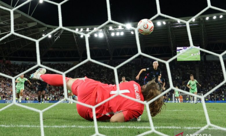 Kenapa kiper identik dengan nomor punggung 1?