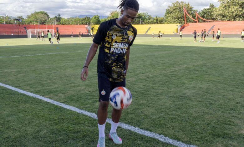 Semen Padang sebut Ronaldo Kwateh masih butuh waktu pemulihan cedera