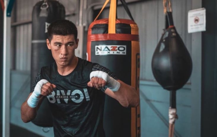 Dmitry Bivol Pulih dari Operasi Punggung, Absen 6-8 Minggu: Apa Artinya bagi Kariernya