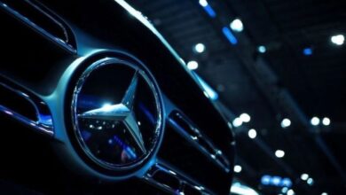 Mercedes tarik kembali mobil dengan kesempatan kesulitan pemasangan baut