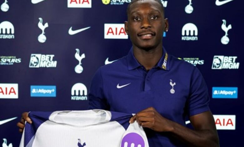 Kolo Muani jadi penyerang baru Tottenham