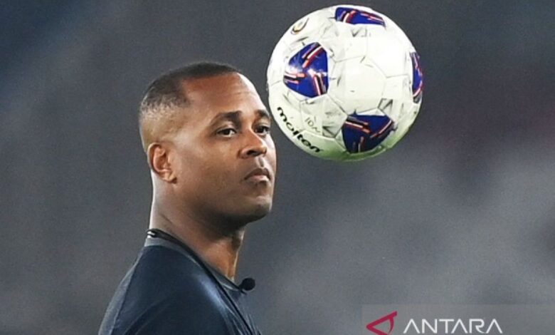 Resmi, PSSI pecat Patrick Kluivert serta juga pasukan kepelatihannya dengan kriteria Belanda