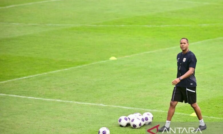 Erick Thohir ucapkan terima kasih berhadapan dengan sumbangan Patrick Kluivert