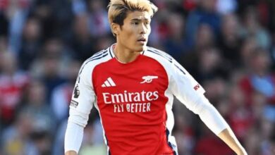 Eks bek Arsenal Takehiro Tomiyasu dikabarkan sudah berlangsung setuju gabung Ajax