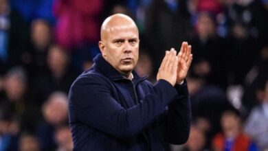 Arne Slot berharap cedera Alexander Isak tidaklah parah