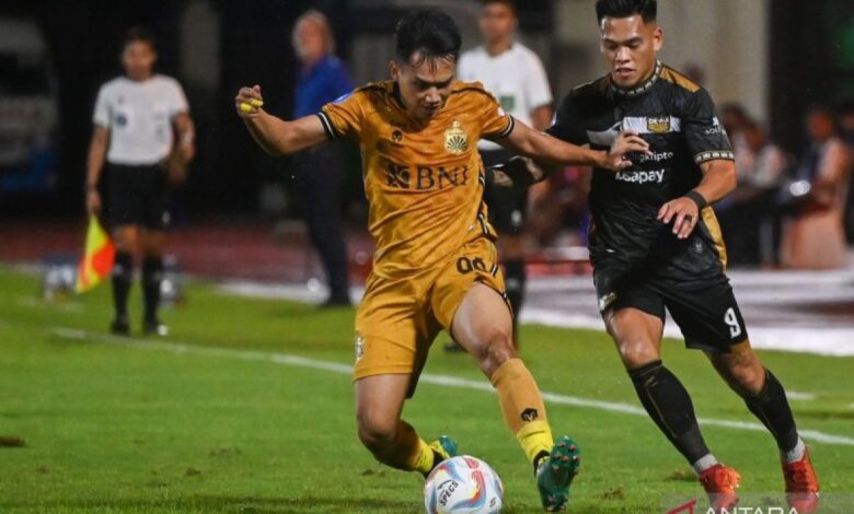 Bhayangkara Lampung unggul satu gol tanpa balas berhadapan dengan Dewa United lewat gol Sadat 