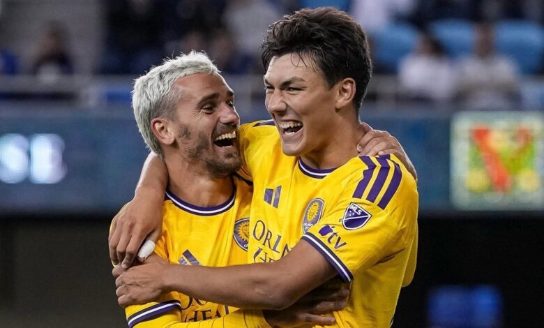 Antoine Griezmann langsung memberikan kesan positif pada laga debutnya bersama Orlando City di Major League Soccer (MLS). Penyerang asal Prancis itu mencetak satu gol saat membawa timnya menang telak 4-0 atas pemuncak klasemen Wilayah Barat, San Jose Earthquakes