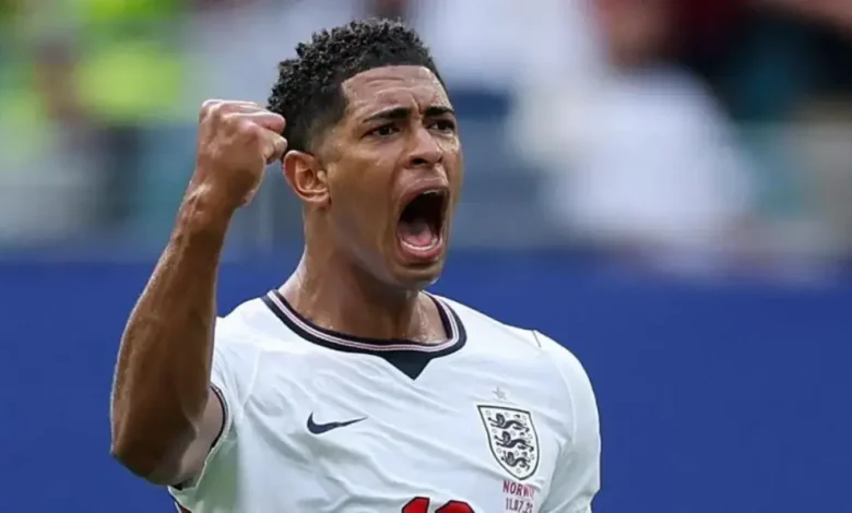 Timnas Inggris berhasil mengamankan gelar juara tiga Piala Dunia 2026. Kepastian itu didapatkan setelah The Three Lions mengalahkan Timnas Prancis dengan skor 4-6 di perebutan juara tiga baru-baru ini.