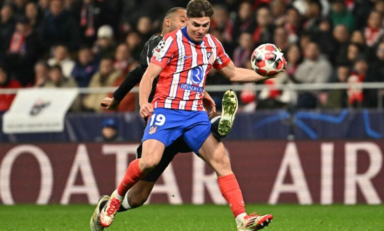 Julian Alvarez menjadi salah satu nama yang paling banyak dibicarakan pada bursa transfer musim panas 2026. Penyerang Argentina itu secara terbuka mengungkapkan keinginannya untuk meninggalkan Atletico Madrid. Pernyataan tersebut muncul setelah Alvarez membantu Argentina meraih kemenangan di Piala Dunia 2026.