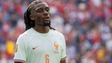 AS Roma mulai menunjukkan rasa frustrasi terhadap sikap Manchester United dalam perburuan Manu Kone pada bursa transfer musim panas. Hingga kini, Setan Merah belum juga mengajukan tawaran resmi meski terus dikaitkan dengan gelandang asal Prancis tersebut.