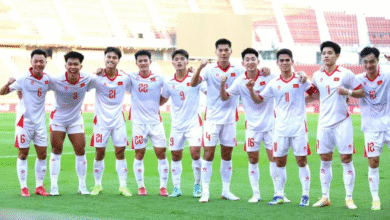 Timnas Vietnam meraih hasil besar dengan mengalahkan Timnas Indonesia 3-0 pada matchday ketiga Grup A Piala AFF 2026. Bermain di Stadion Pakansari, Bogor, Senin (3/8/2026) malam WIB, The Golden Star tampil efektif sepanjang pertandingan.
